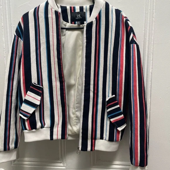 Vest - Picture 3 of 3